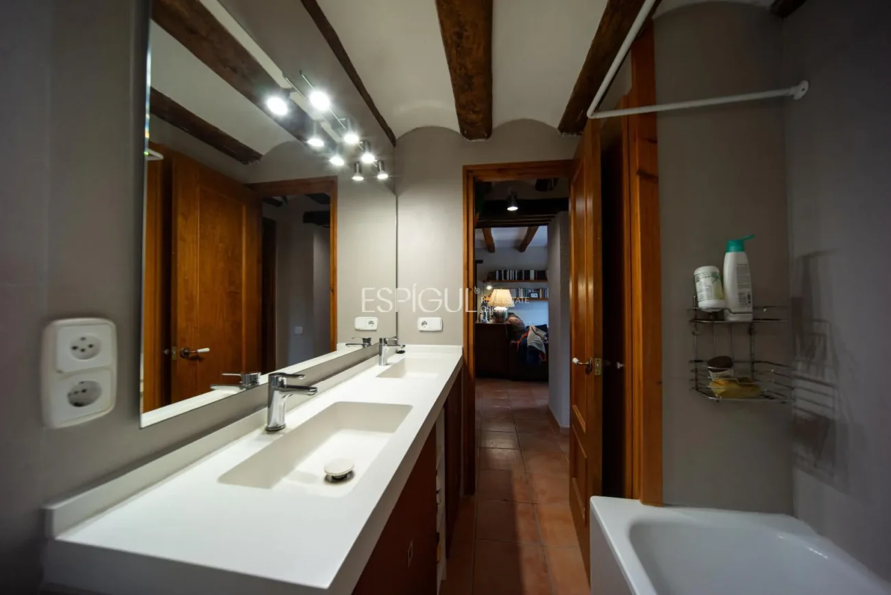 Дом в деревне в Палол-де-Ревардит