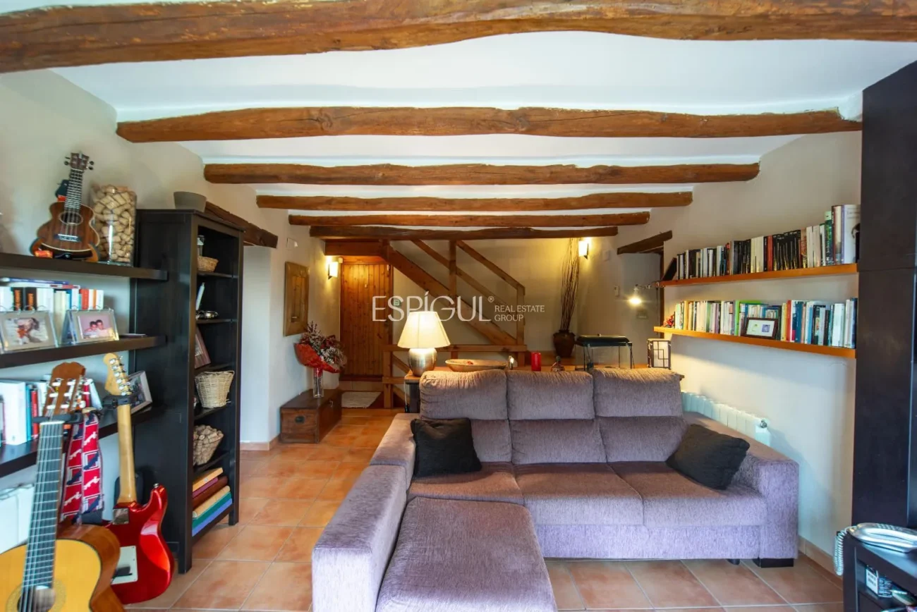 Дом в деревне в Палол-де-Ревардит