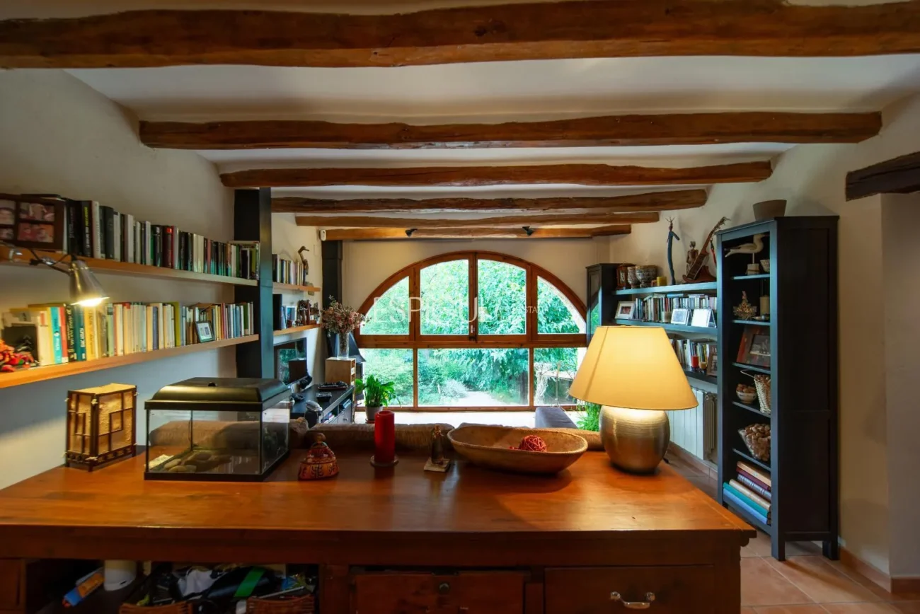 Дом в деревне в Палол-де-Ревардит