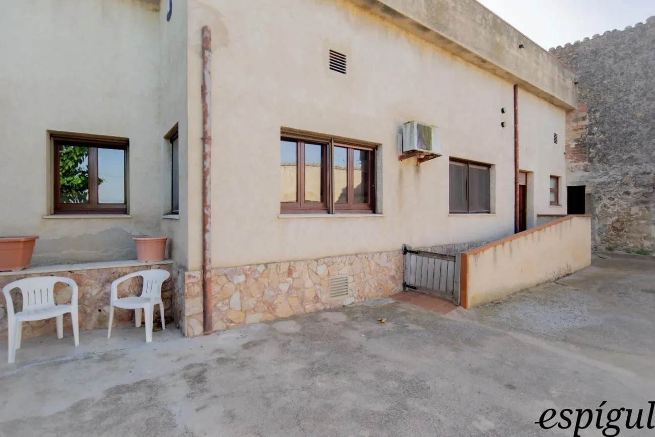 Casa rústica a Jafre
