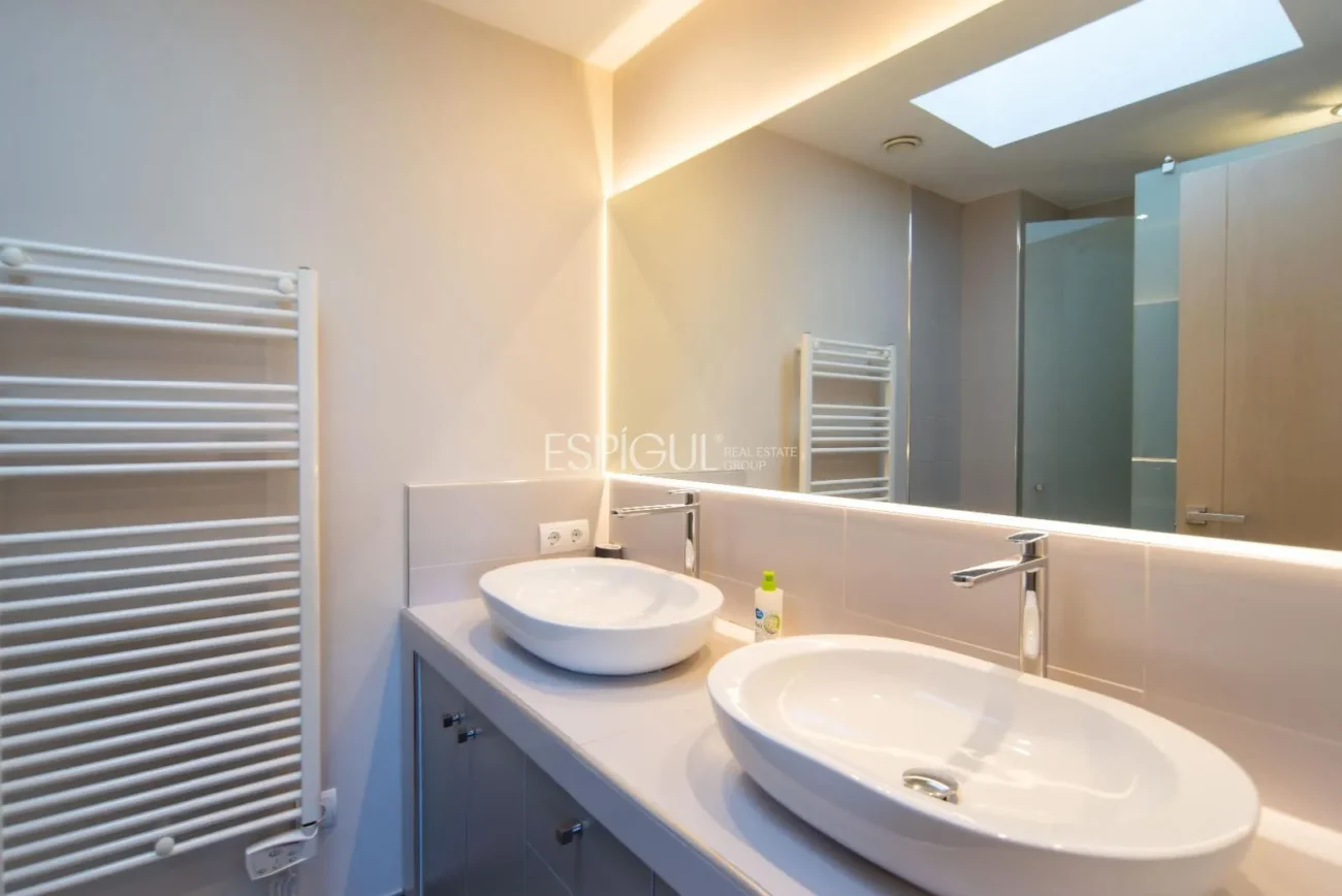 Vila de luxe a Calella de Palafrugell amb piscina infinita i vistes panoràmiques al mar