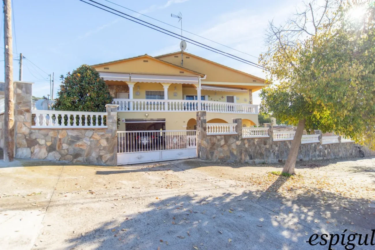 Casa aislada en Maçanet de la Selva