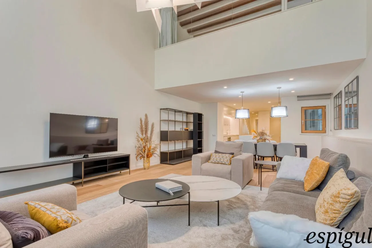 Fantastic duplex with exclusive garden next to Paseo de Gracia