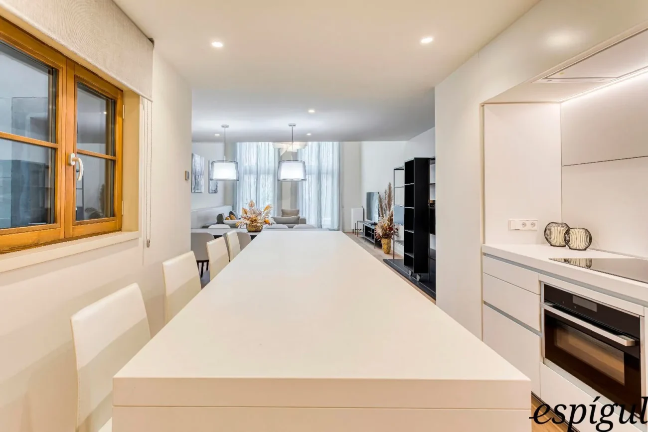 Fantastic duplex with exclusive garden next to Paseo de Gracia