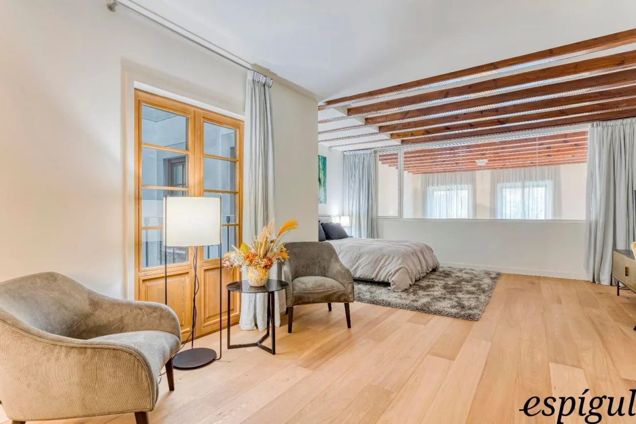 Fantastic duplex with exclusive garden next to Paseo de Gracia