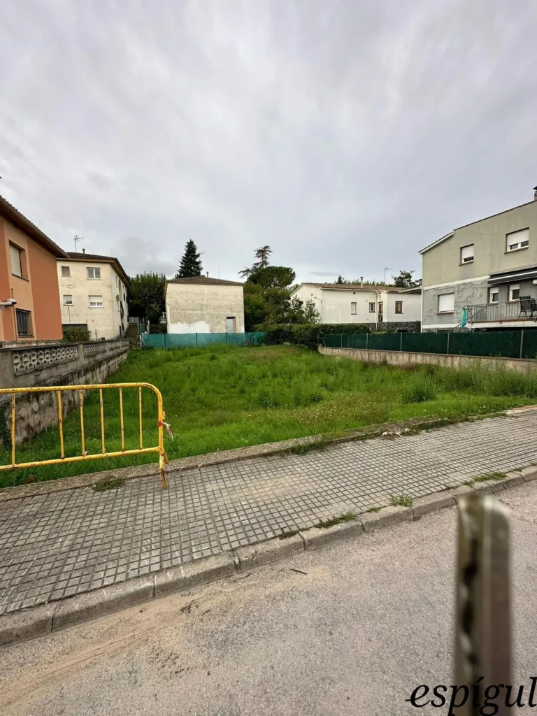 Plot of 355 square meters in Caldes de Malavella