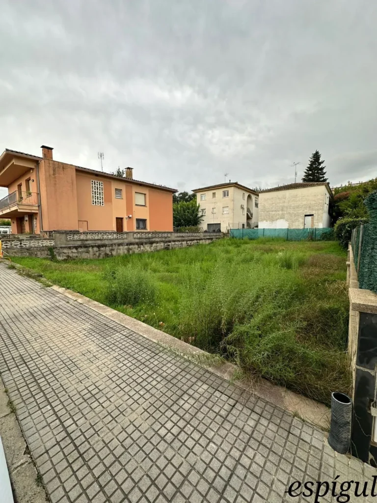 Plot of 355 square meters in Caldes de Malavella