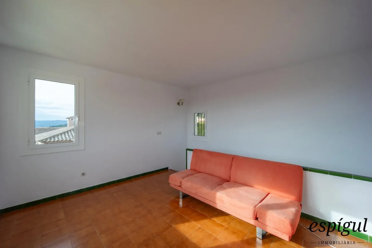 Charming and potential family home in Castell d’Aro