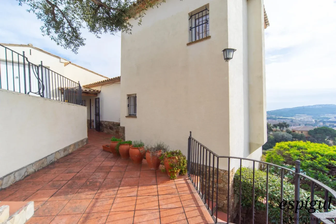 Charming and potential family home in Castell d’Aro
