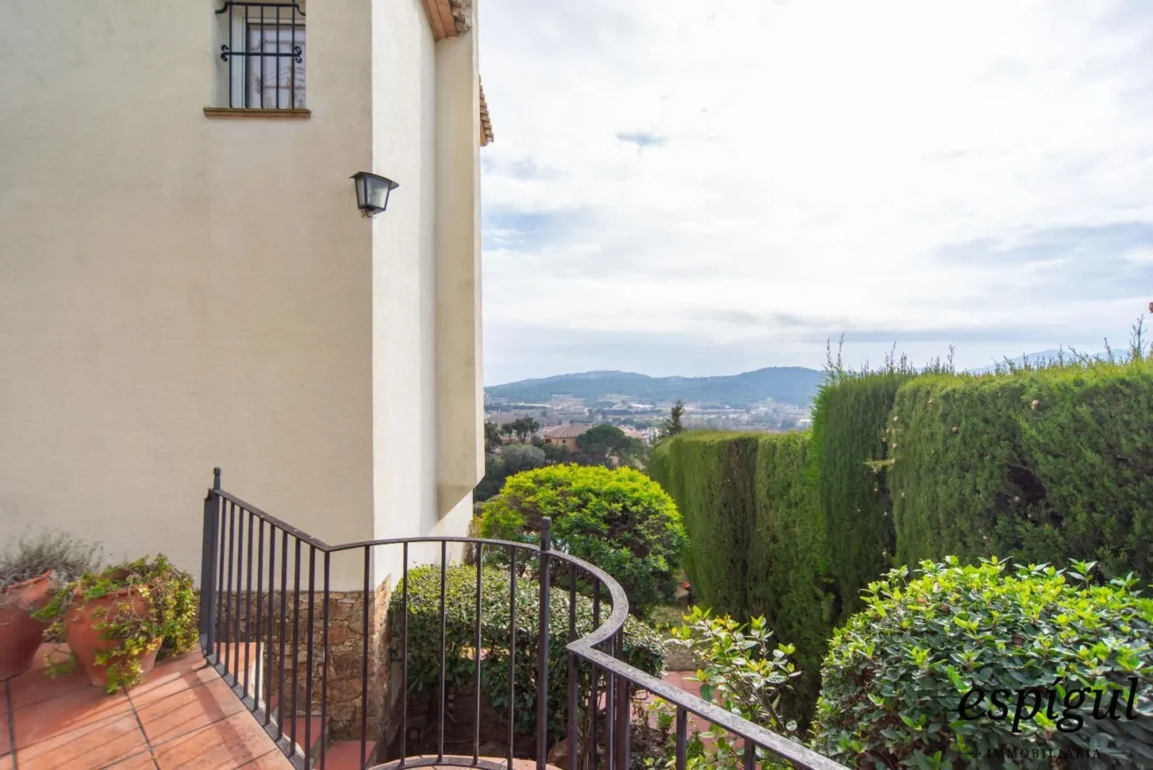 Charming and potential family home in Castell d’Aro