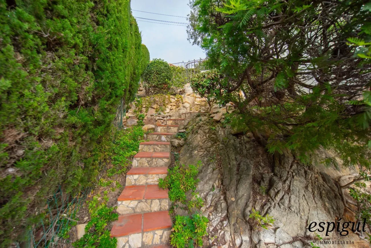 Charming and potential family home in Castell d’Aro