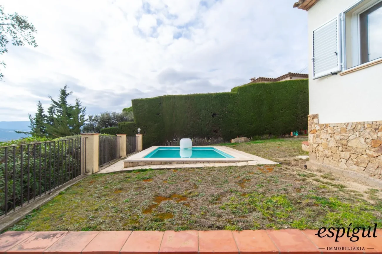 Charming and potential family home in Castell d’Aro