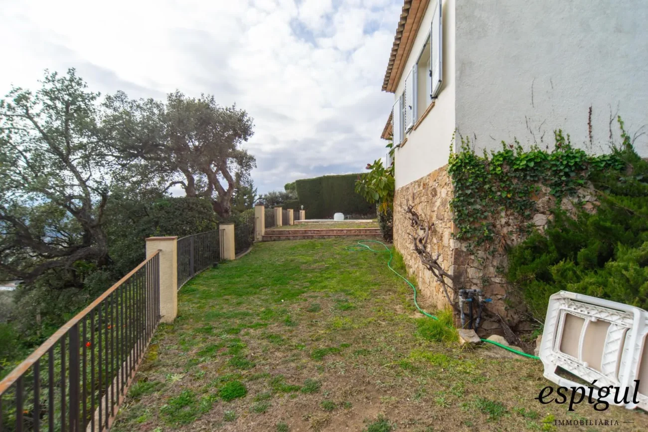 Charming and potential family home in Castell d’Aro