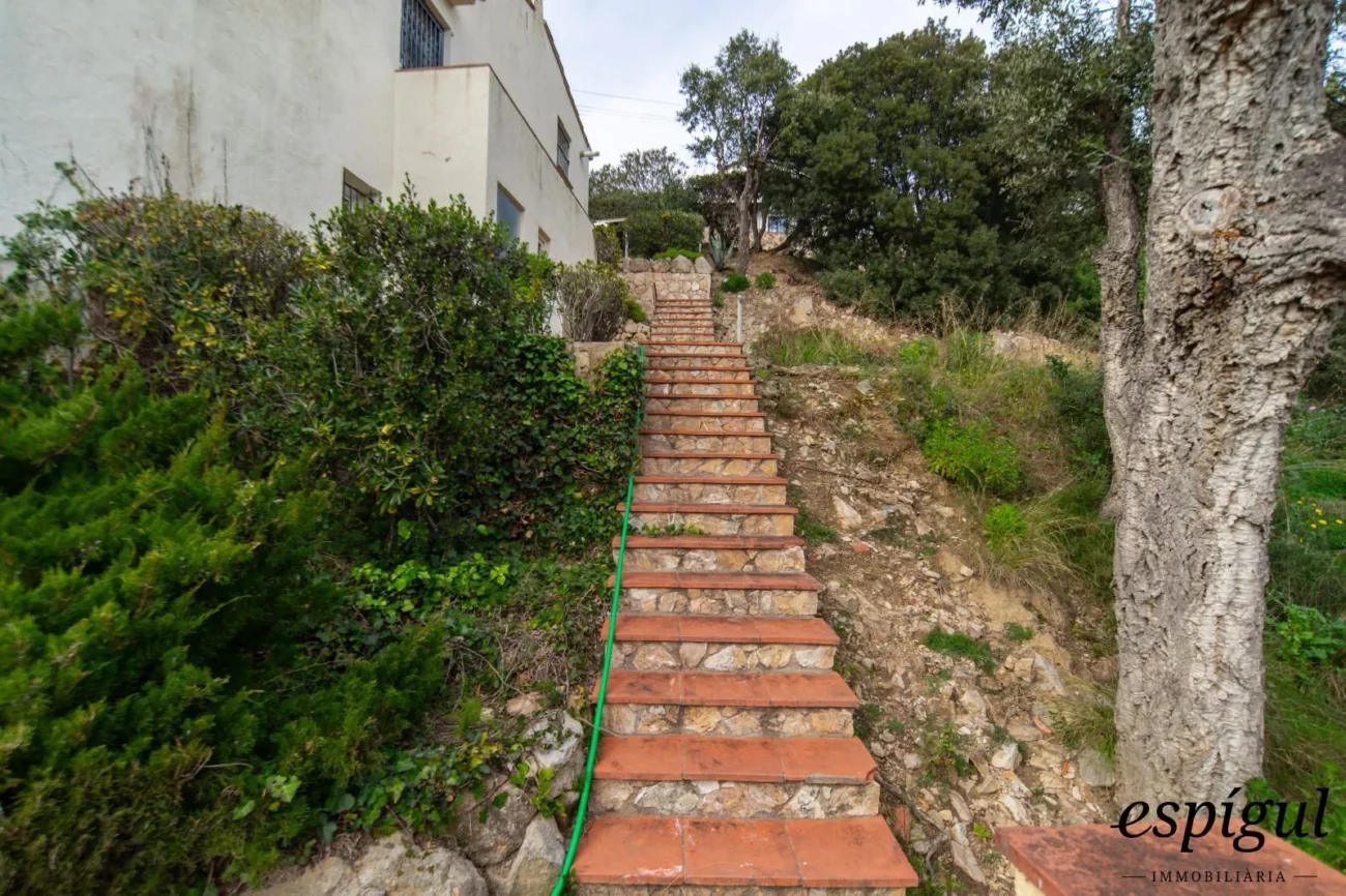 Charming and potential family home in Castell d’Aro
