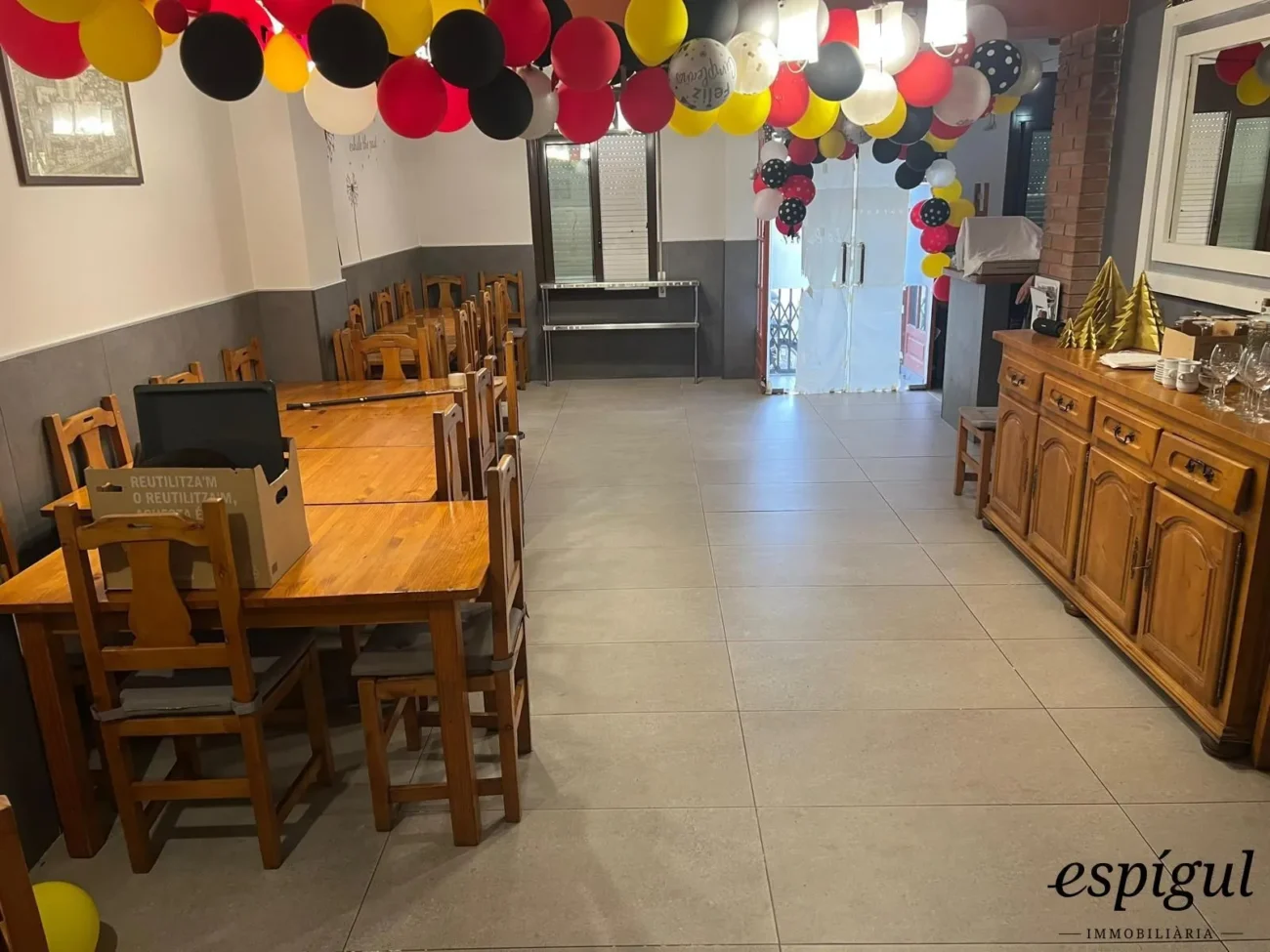 Restaurante con vivienda en venta – La Pujada a l’Avellaneda
