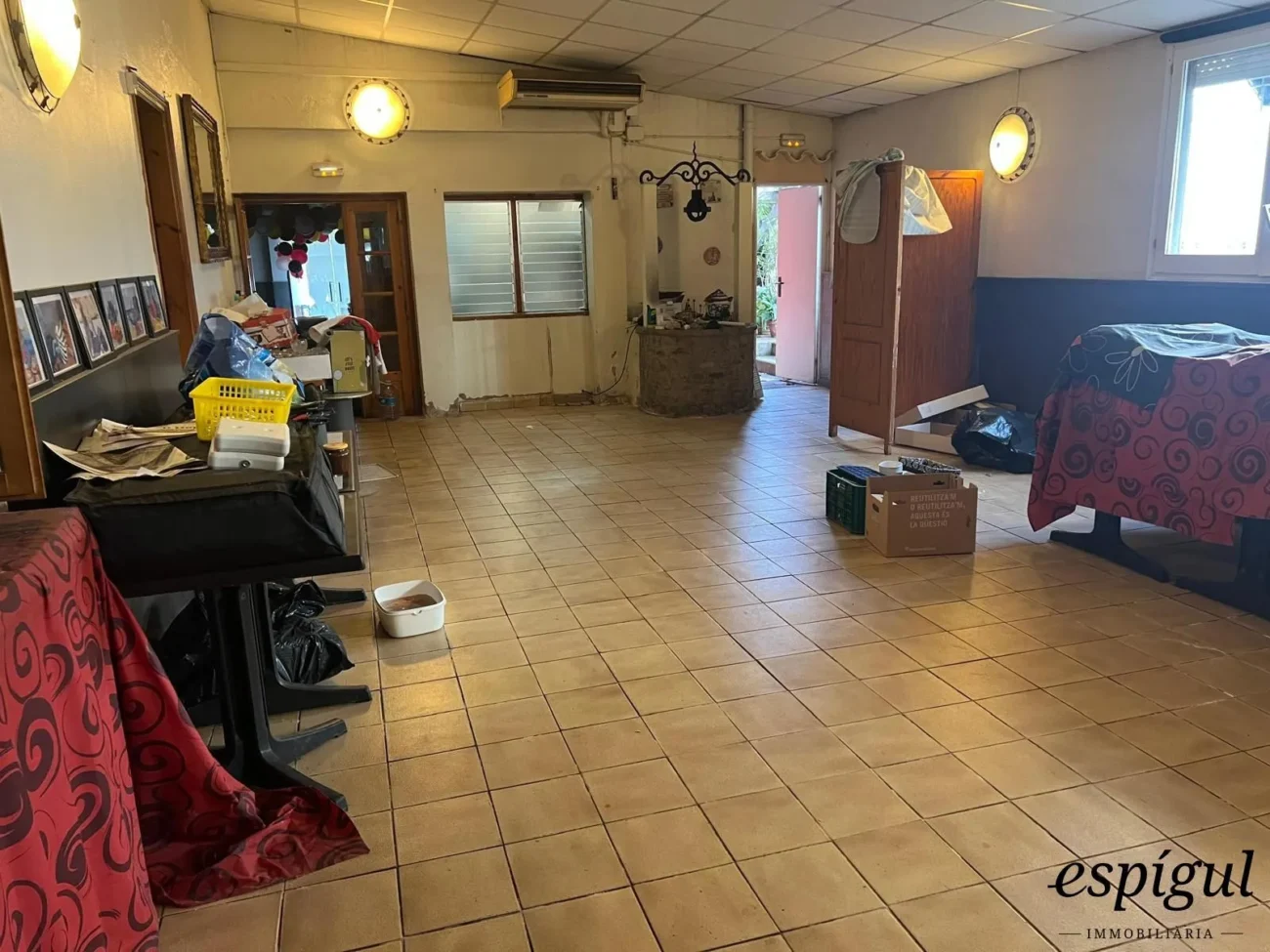 Restaurante con vivienda en venta – La Pujada a l’Avellaneda