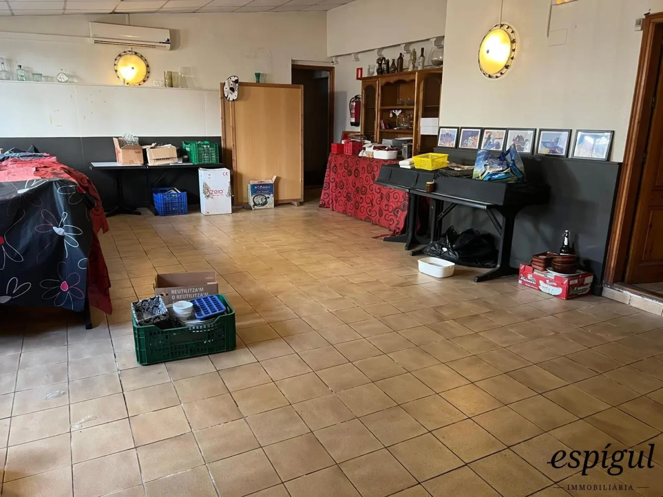 Restaurante con vivienda en venta – La Pujada a l’Avellaneda