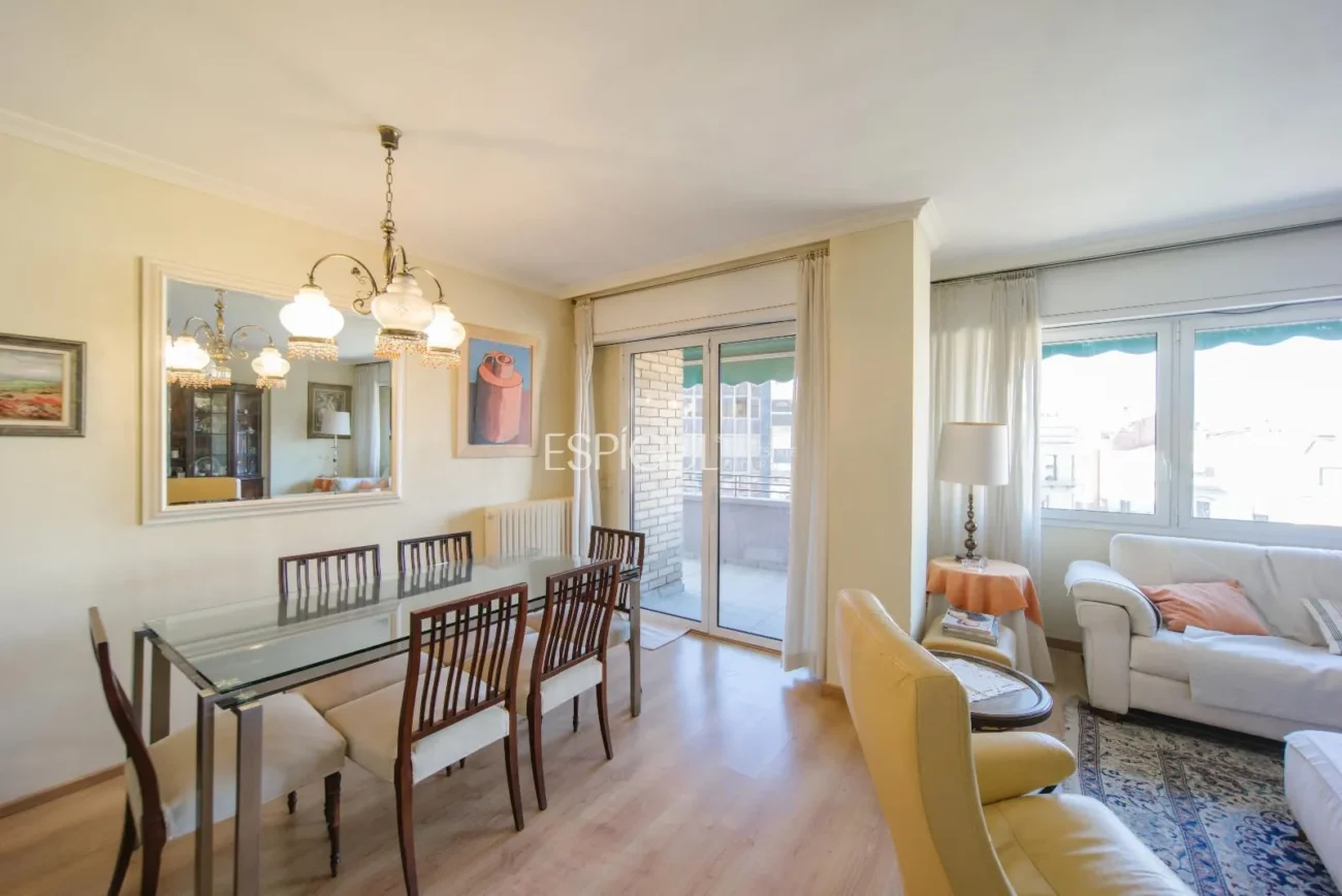 Excepcional piso en Plaza Marquès de Camps