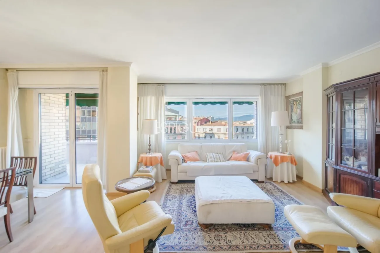 Excepcional piso en Plaza Marquès de Camps