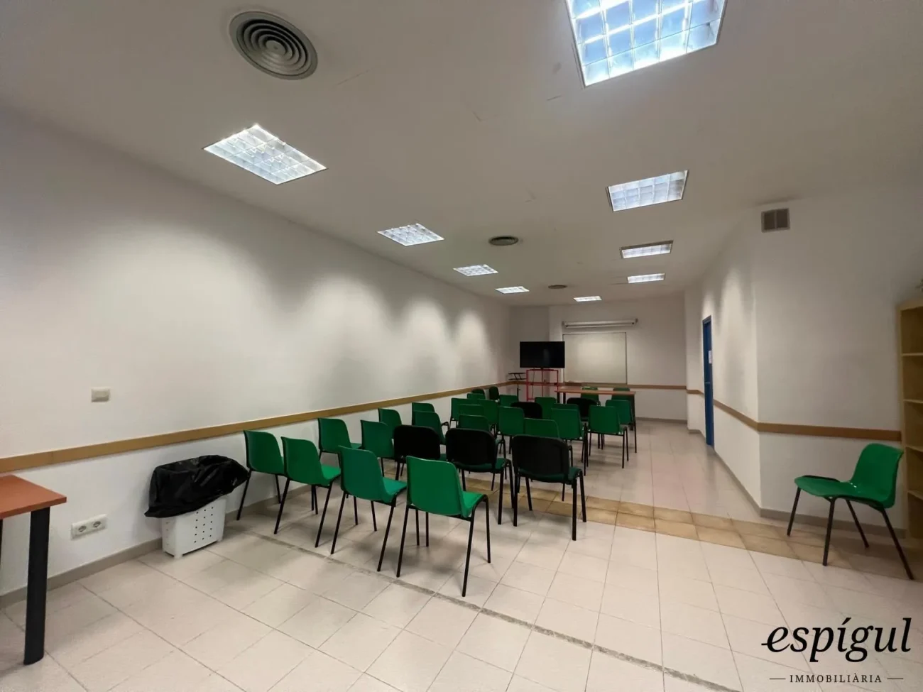 Local en alquiler totalmente equipado
