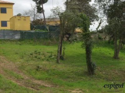 Parcel·la de 847 metres quadrats situada a Bescanó