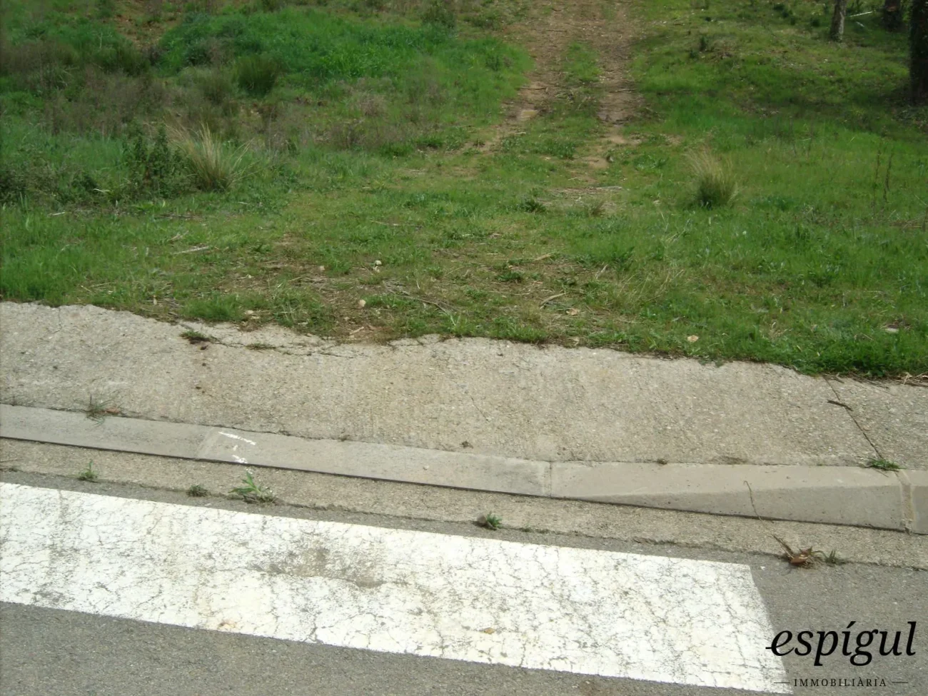 Parcel·la de 847 metres quadrats situada a Bescanó