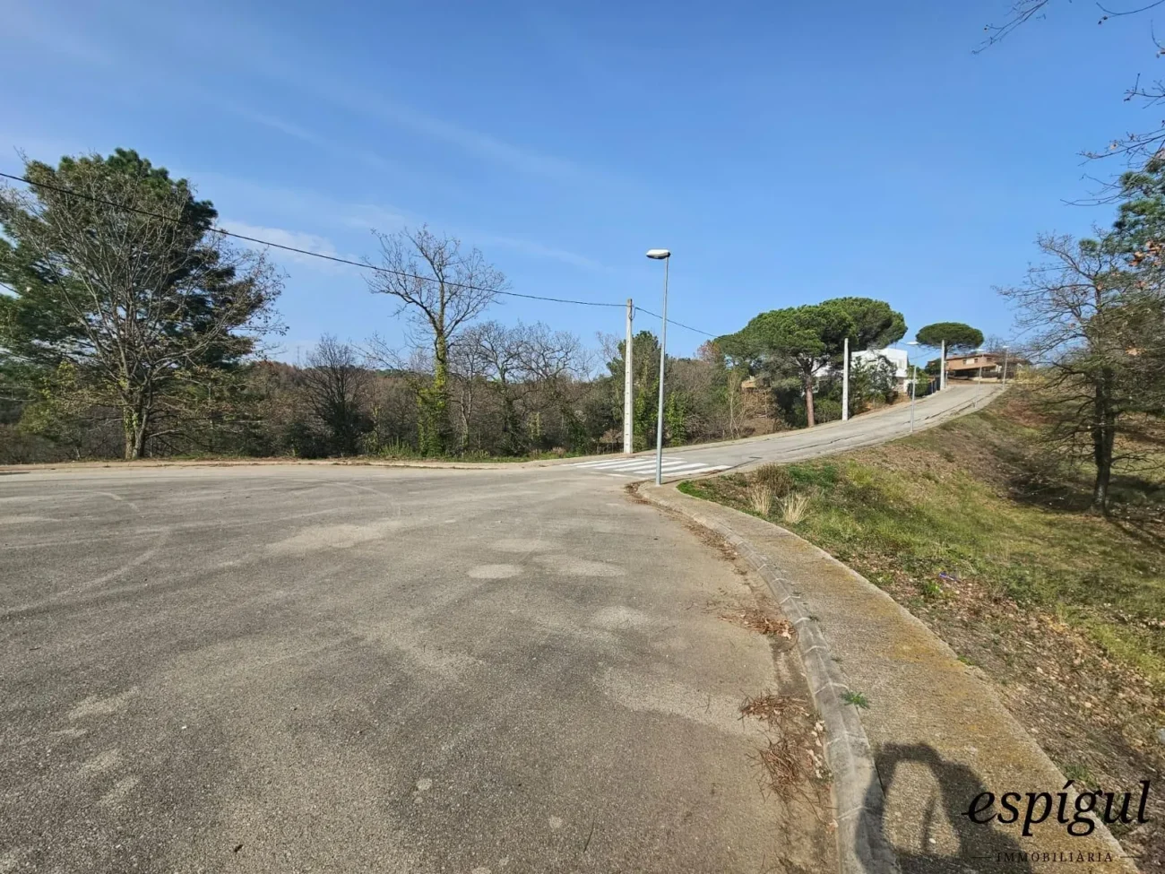 Terrain urbain de 2400 m² à Mas Llunes de Bescanó