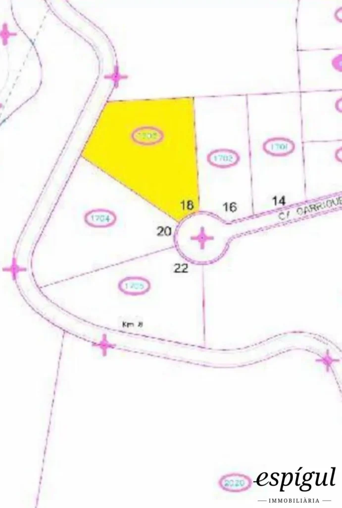 Terrain urbain de 2400 m² à Mas Llunes de Bescanó