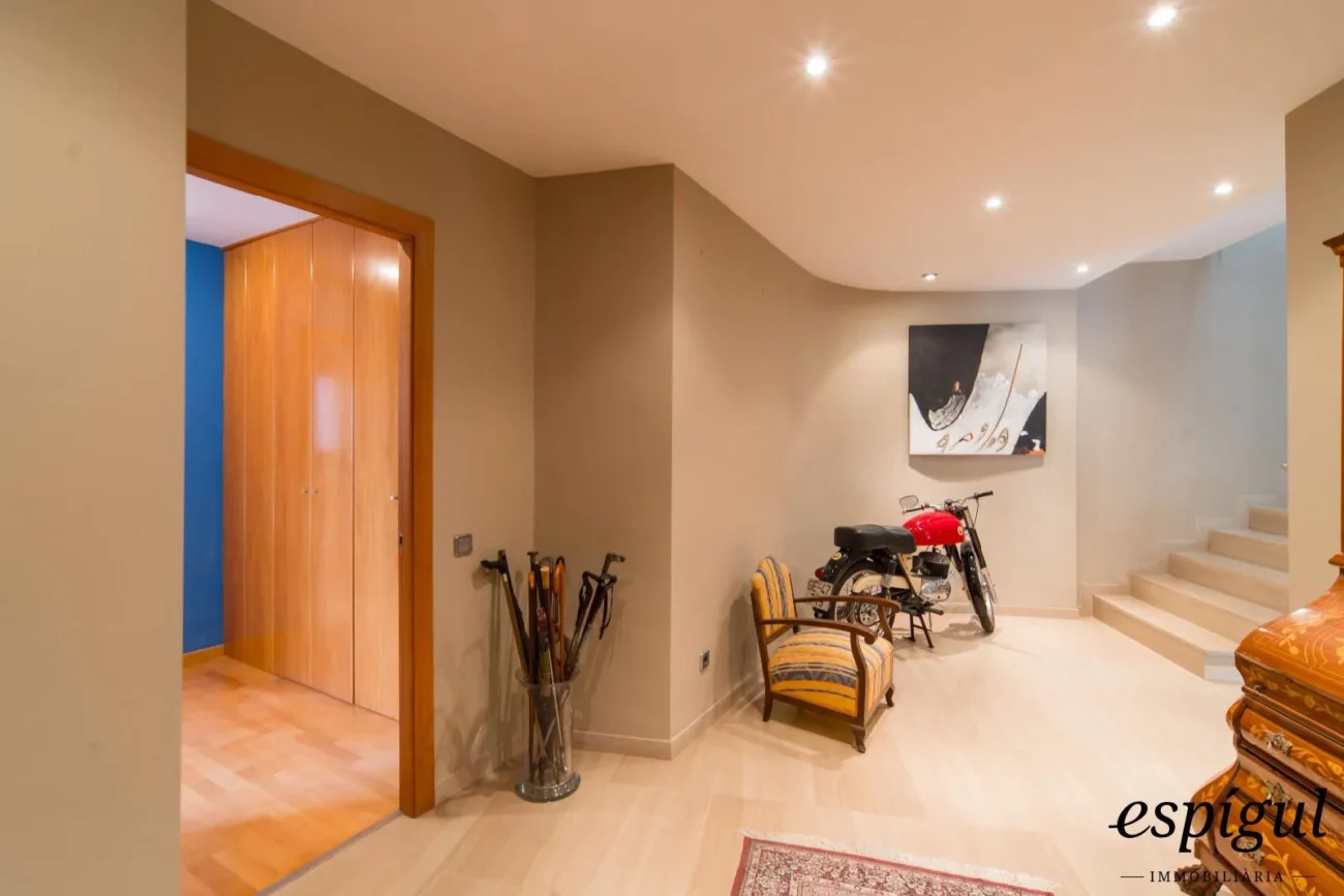 Àmplia casa de 6 habitacions amb piscina a Sant Berger, Teià