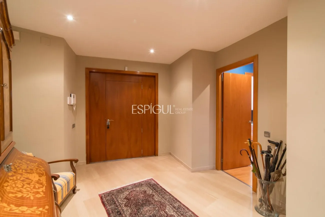 Amplia casa de 6 habitaciones con piscina en Sant Berger, Teià