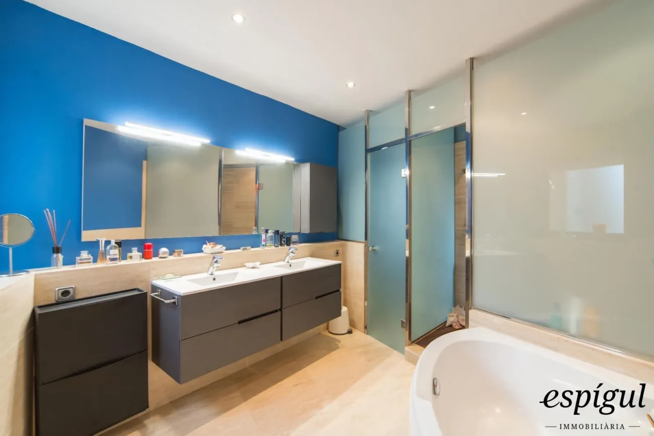 Àmplia casa de 6 habitacions amb piscina a Sant Berger, Teià