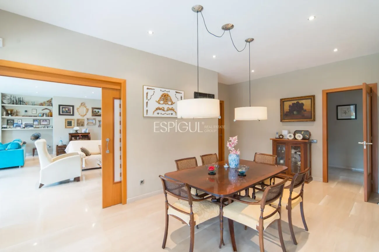 Amplia casa de 6 habitaciones con piscina en Sant Berger, Teià