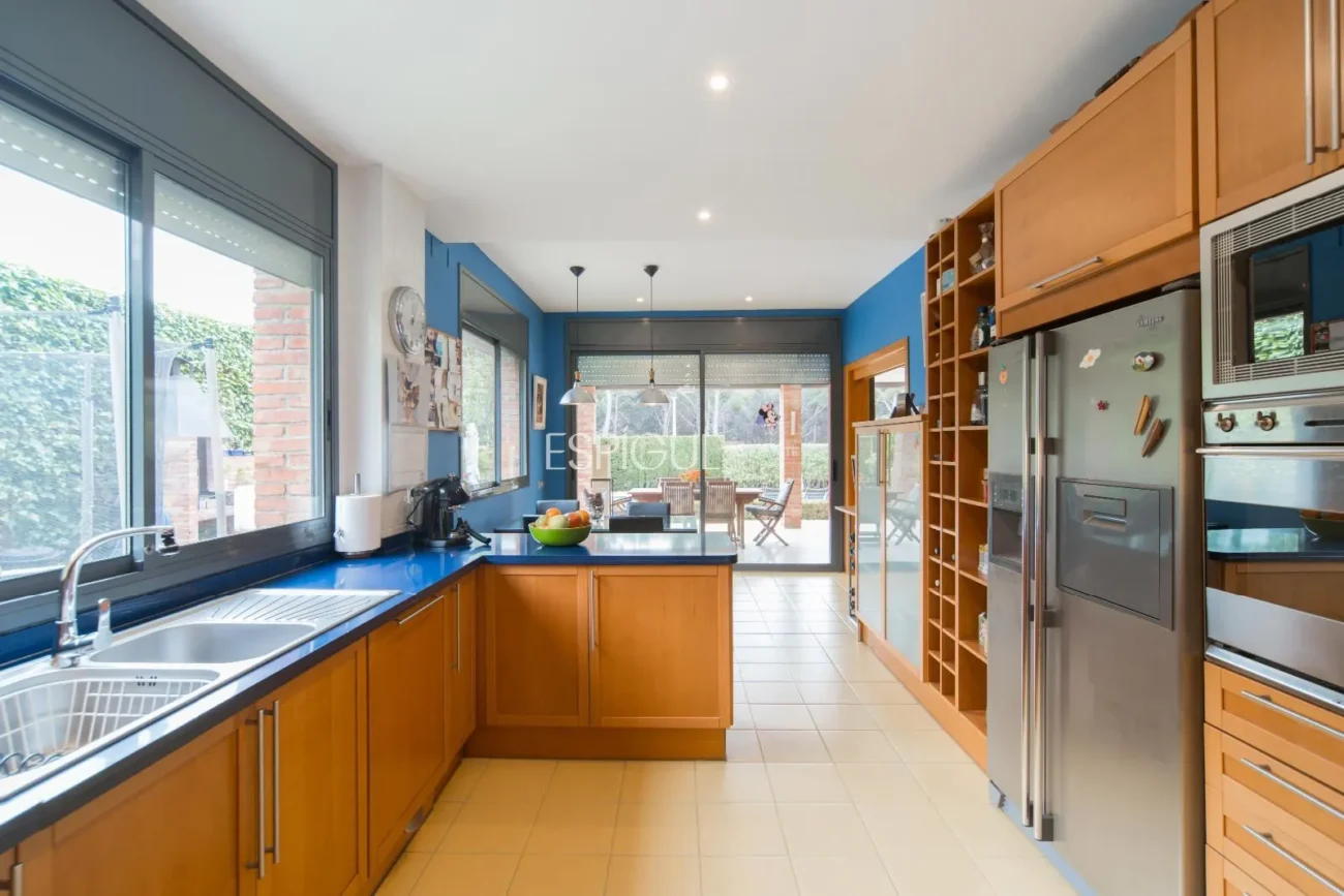 Amplia casa de 6 habitaciones con piscina en Sant Berger, Teià