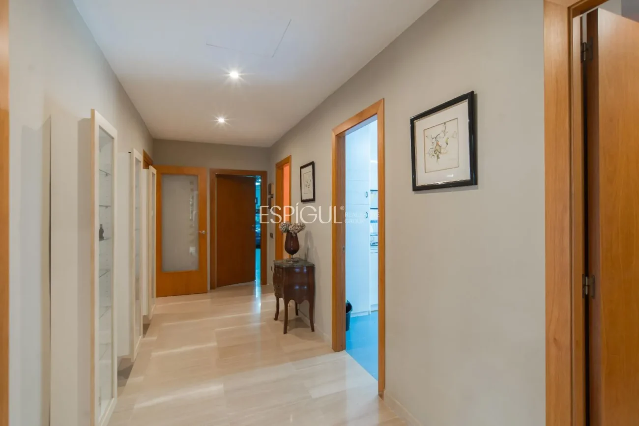 Amplia casa de 6 habitaciones con piscina en Sant Berger, Teià