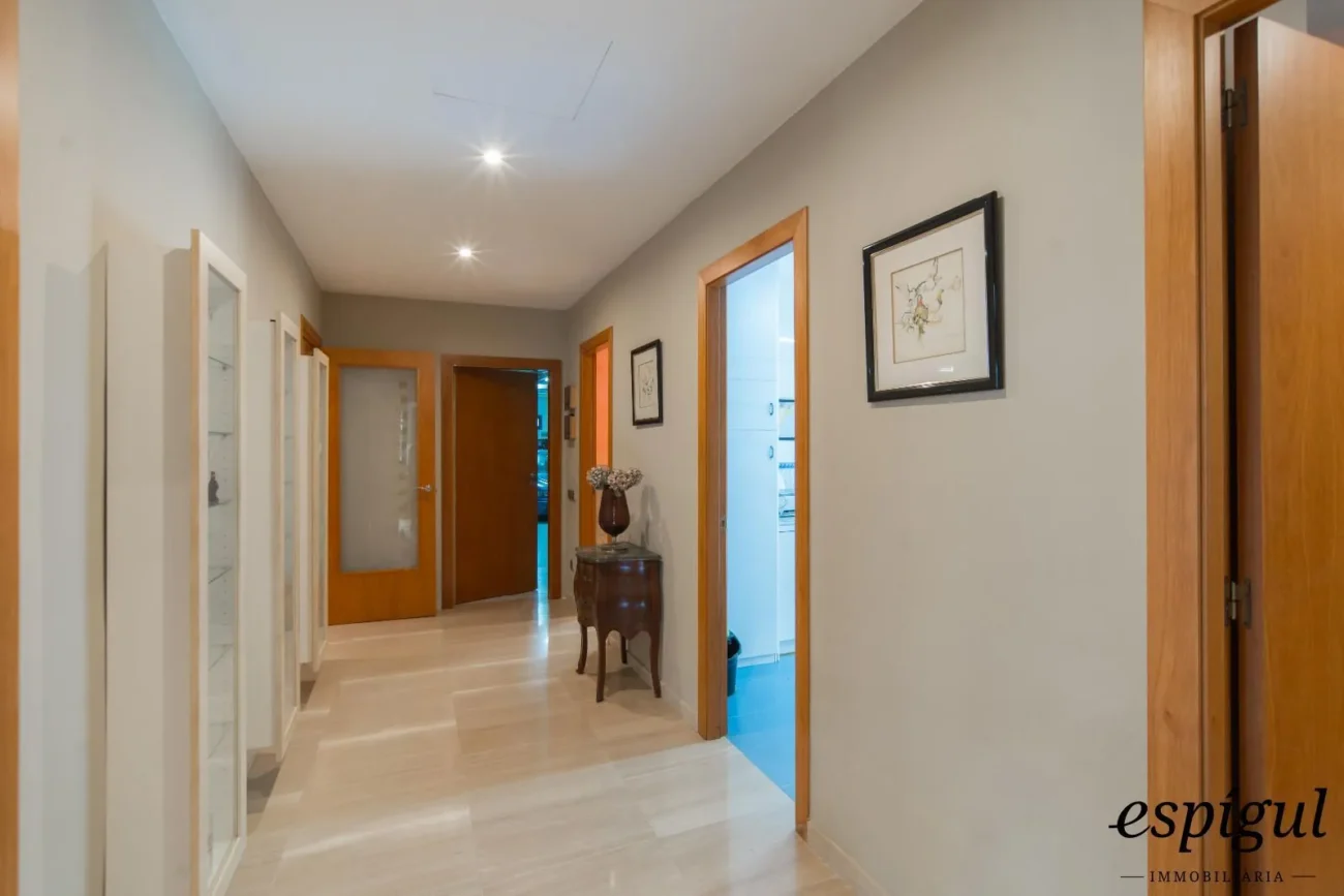 Àmplia casa de 6 habitacions amb piscina a Sant Berger, Teià