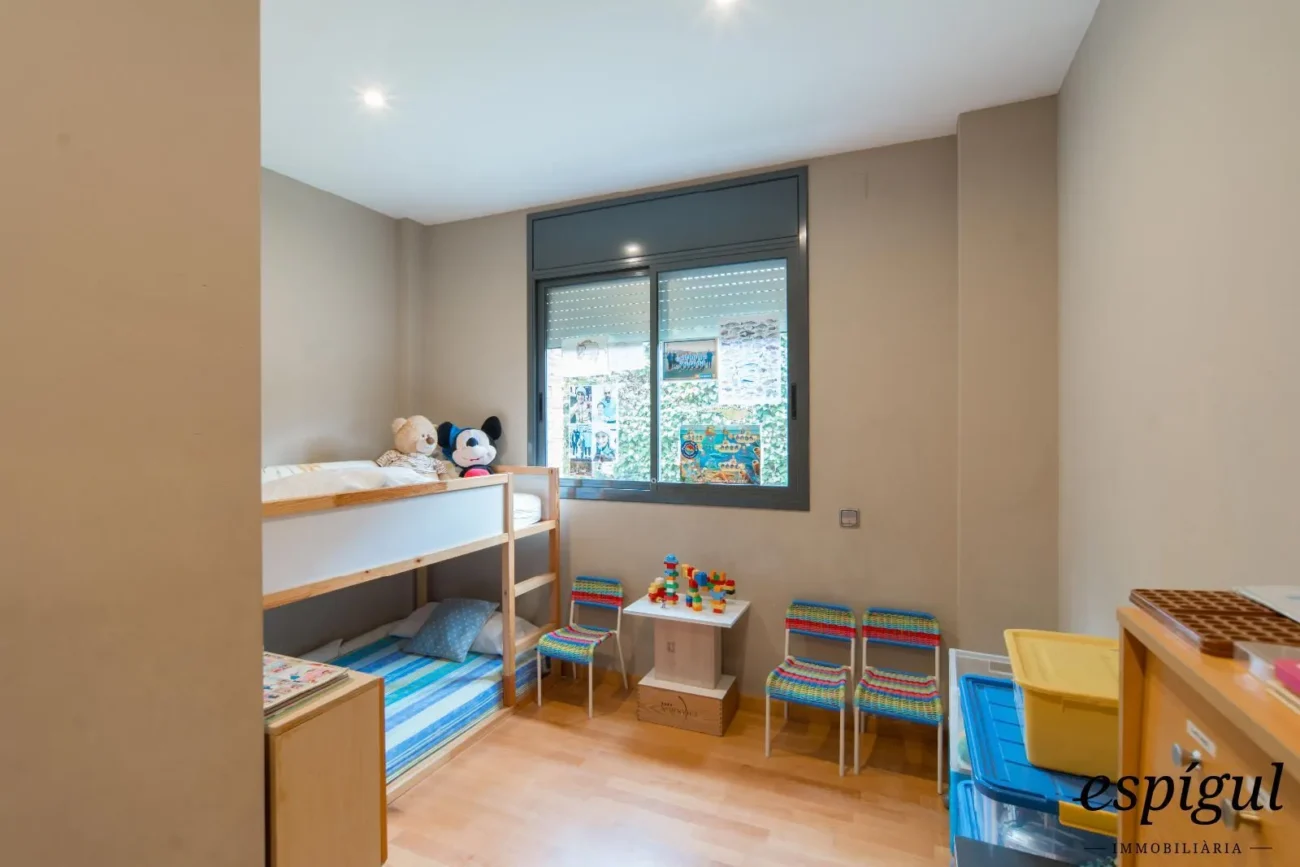 Àmplia casa de 6 habitacions amb piscina a Sant Berger, Teià