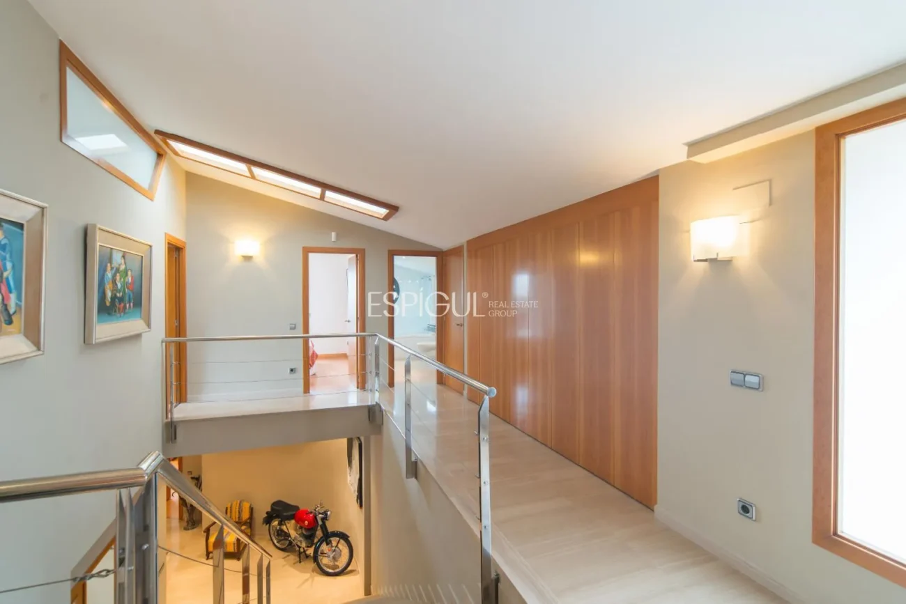 Amplia casa de 6 habitaciones con piscina en Sant Berger, Teià