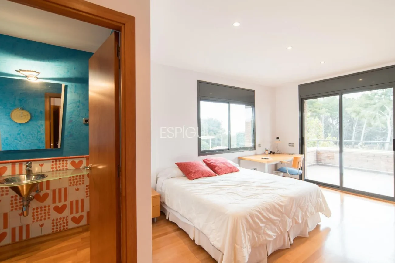 Amplia casa de 6 habitaciones con piscina en Sant Berger, Teià