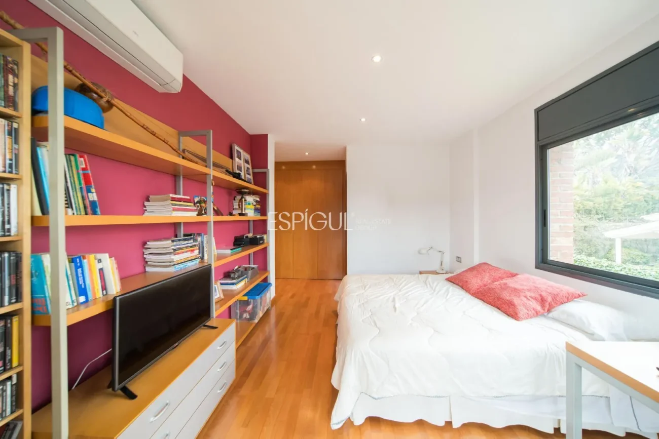 Amplia casa de 6 habitaciones con piscina en Sant Berger, Teià