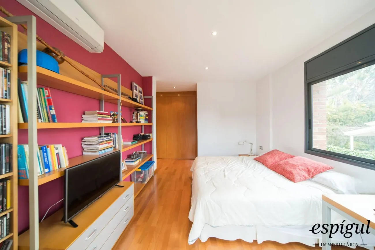 Àmplia casa de 6 habitacions amb piscina a Sant Berger, Teià