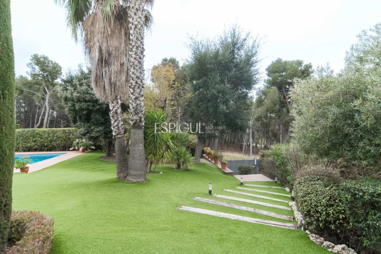 Amplia casa de 6 habitaciones con piscina en Sant Berger, Teià