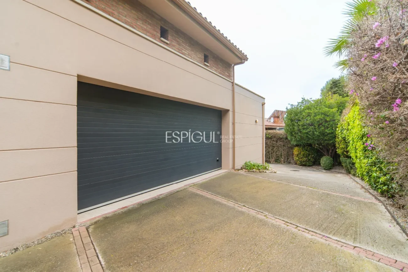 Amplia casa de 6 habitaciones con piscina en Sant Berger, Teià