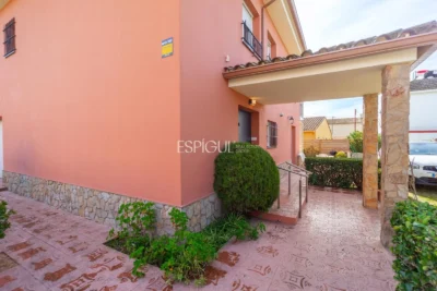 Amplia casa reformada de 6 habitaciones con jardín en Palafrugell