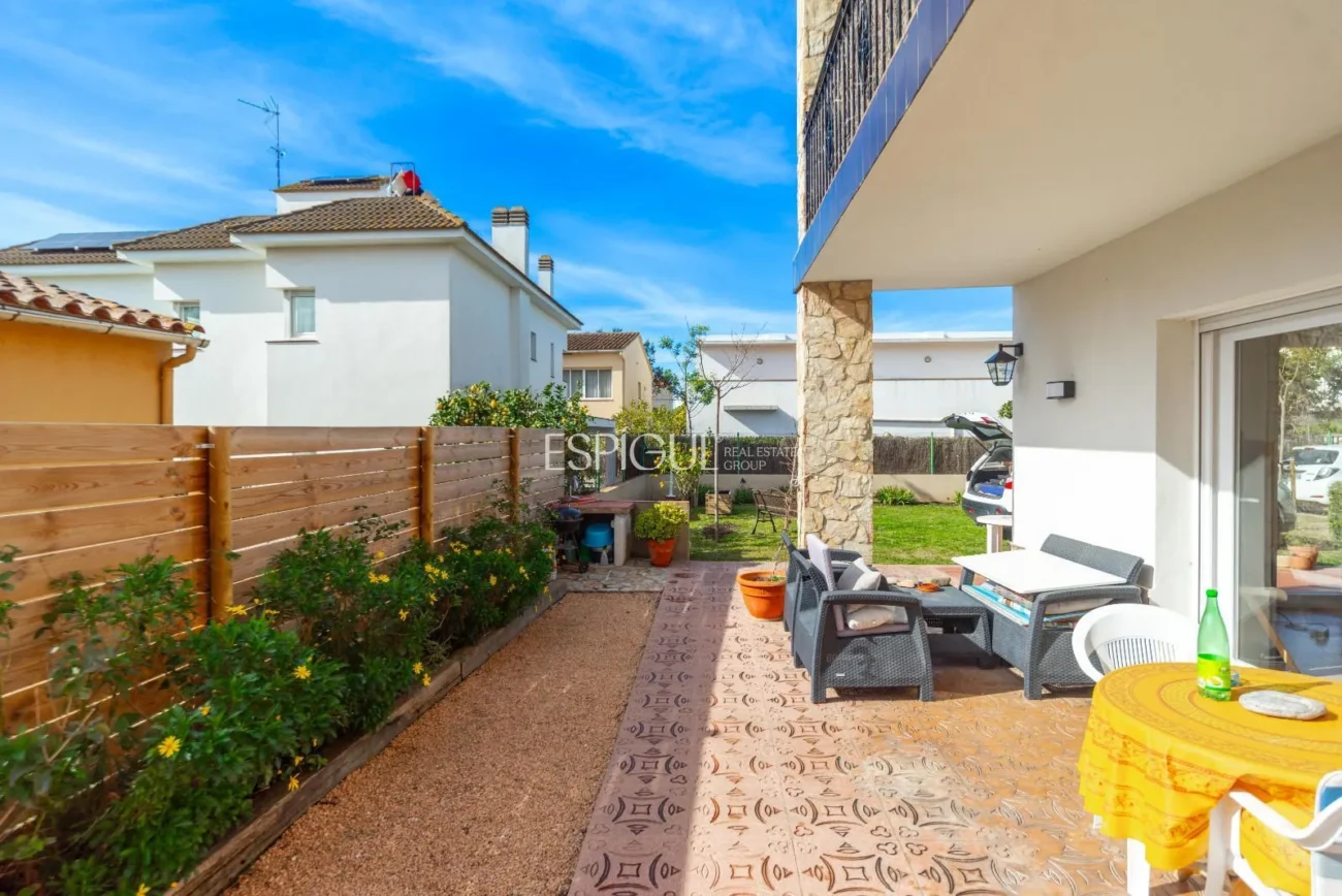 Amplia casa reformada de 6 habitaciones con jardín en Palafrugell