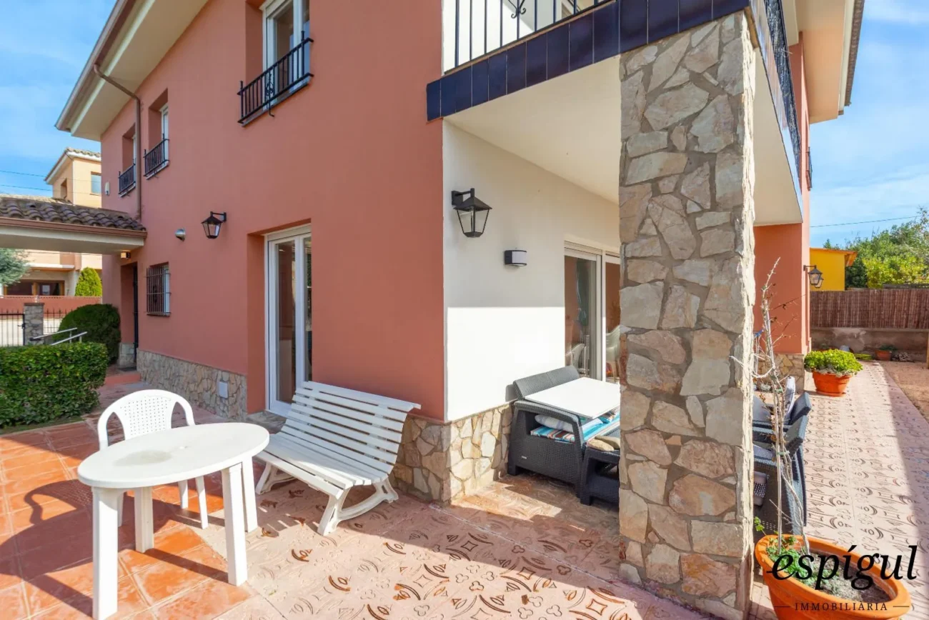 Ampla casa reformada de 6 habitacions amb jardí a Palafrugell