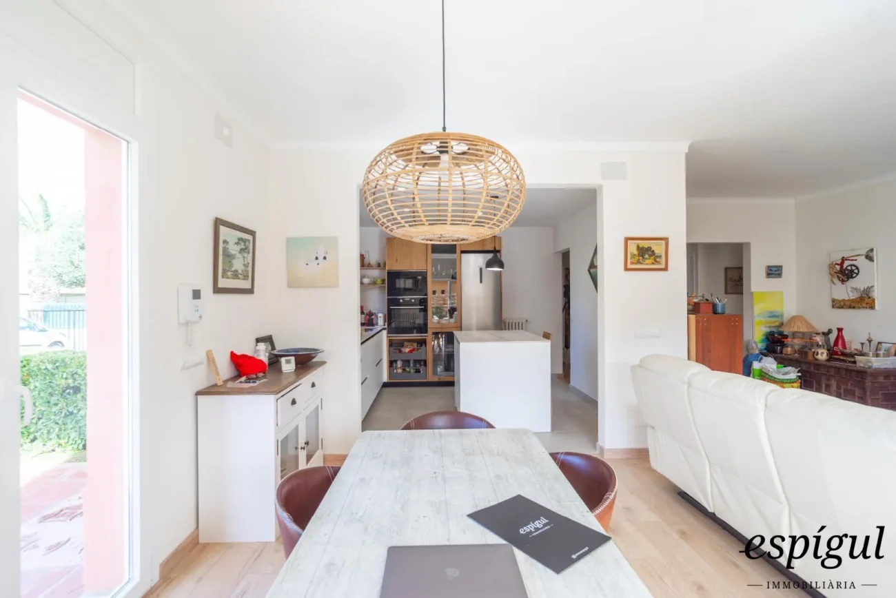 Ampla casa reformada de 6 habitacions amb jardí a Palafrugell