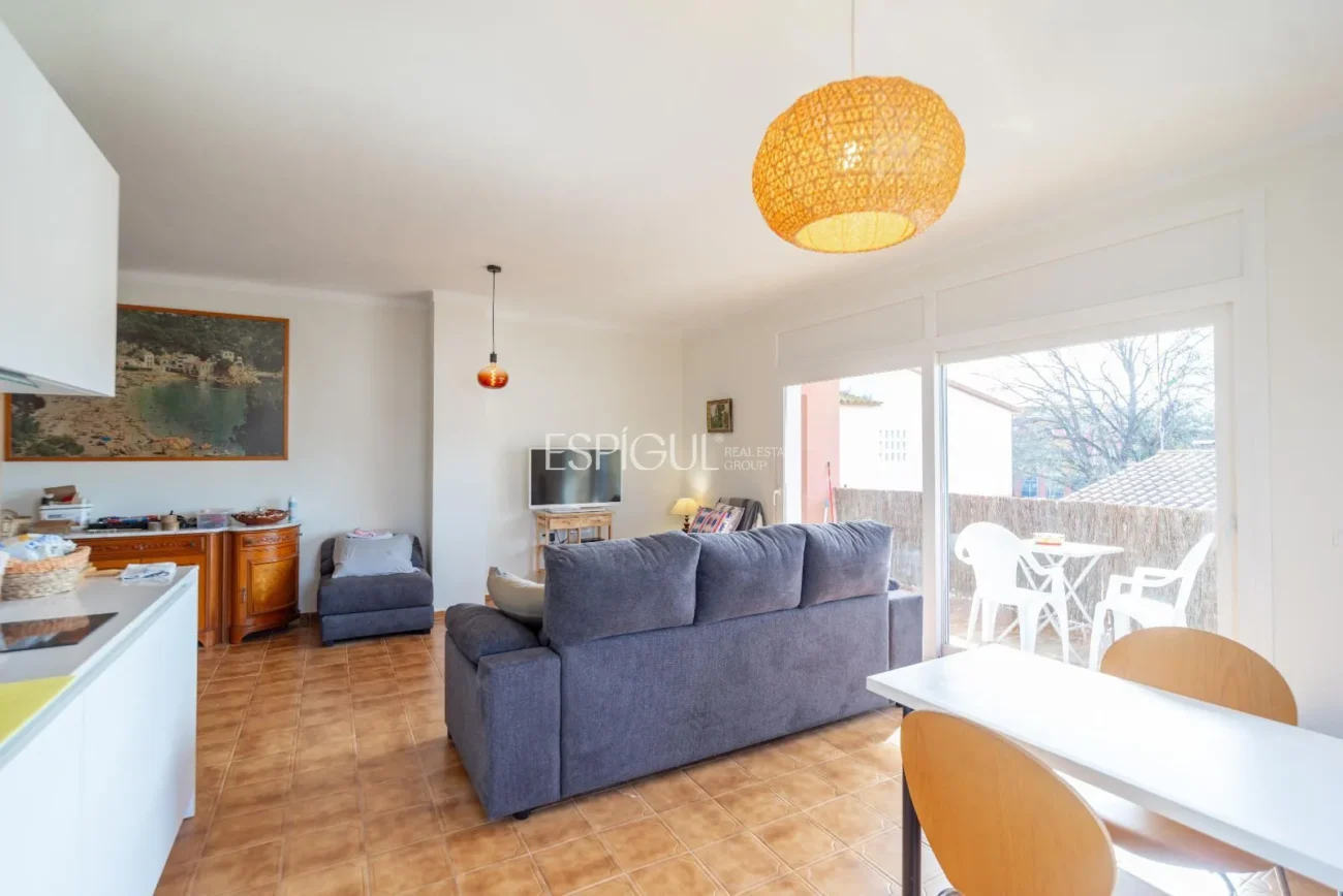 Amplia casa reformada de 6 habitaciones con jardín en Palafrugell