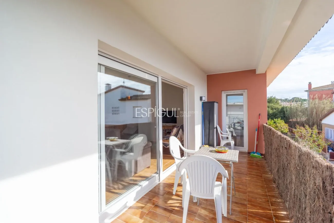 Amplia casa reformada de 6 habitaciones con jardín en Palafrugell