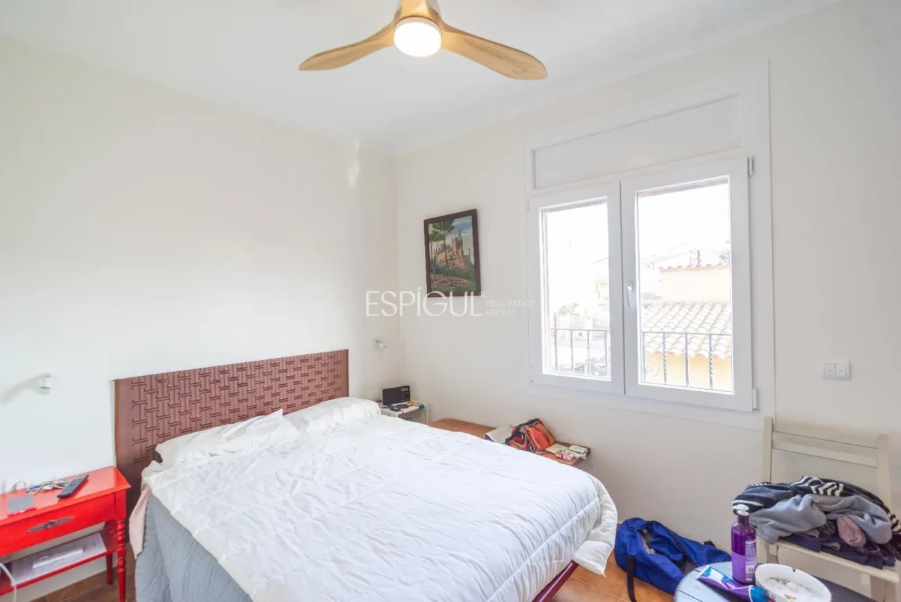 Amplia casa reformada de 6 habitaciones con jardín en Palafrugell