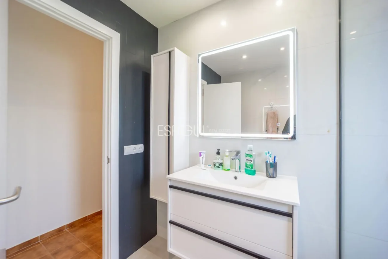 Amplia casa reformada de 6 habitaciones con jardín en Palafrugell